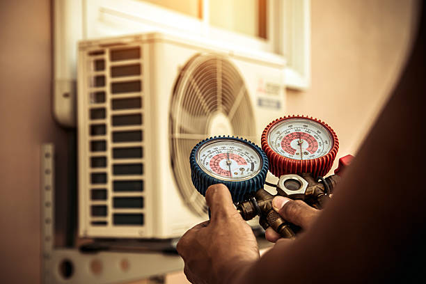 Professional Ductwork Repair technician working in Paramount, CA